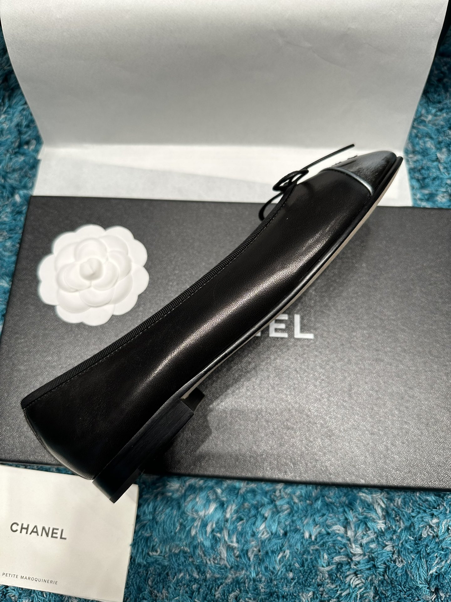 ua Ch*el ballet flats