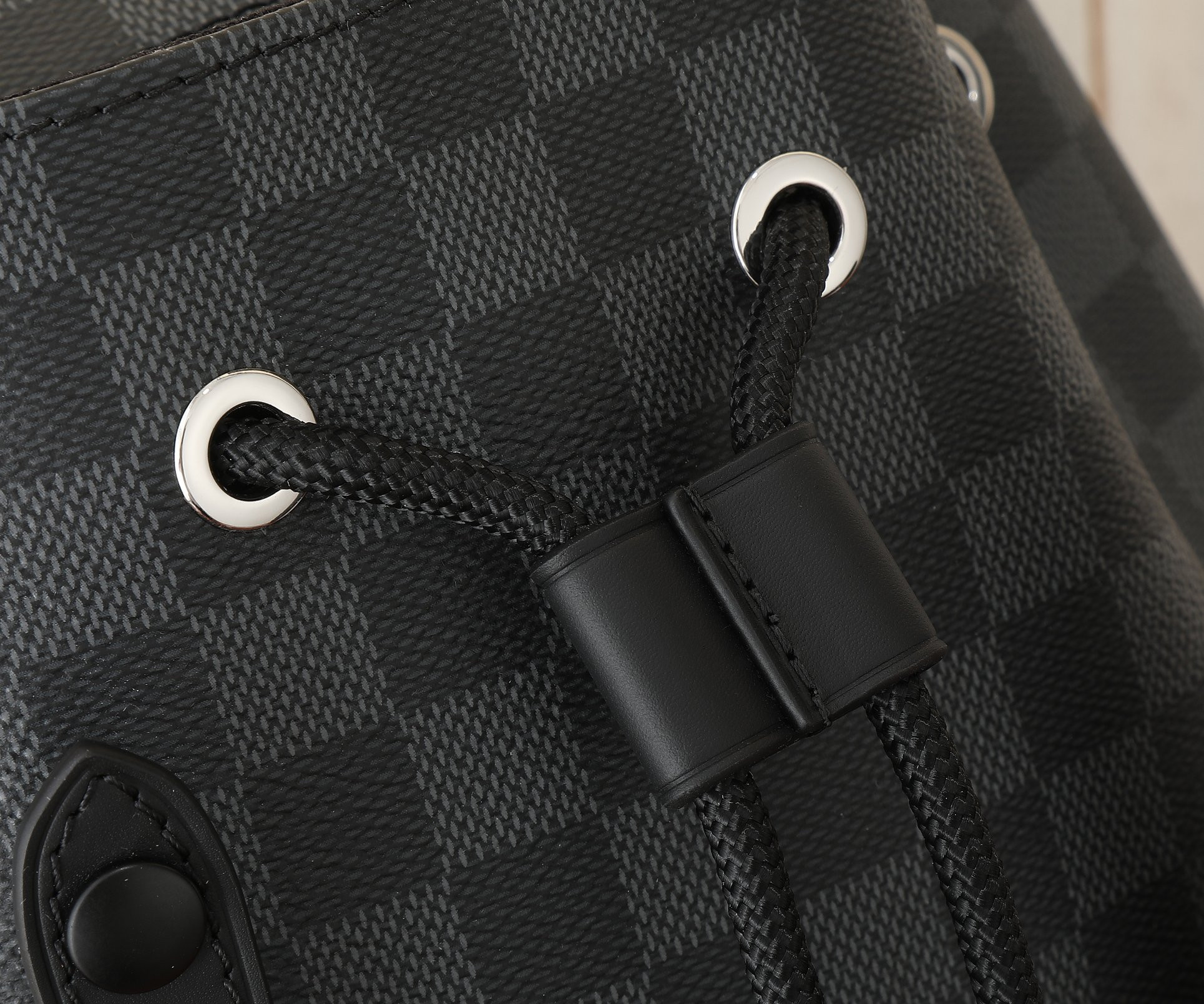 LV Christopher MM N41379 15 x 17.3 x 4.9 inches