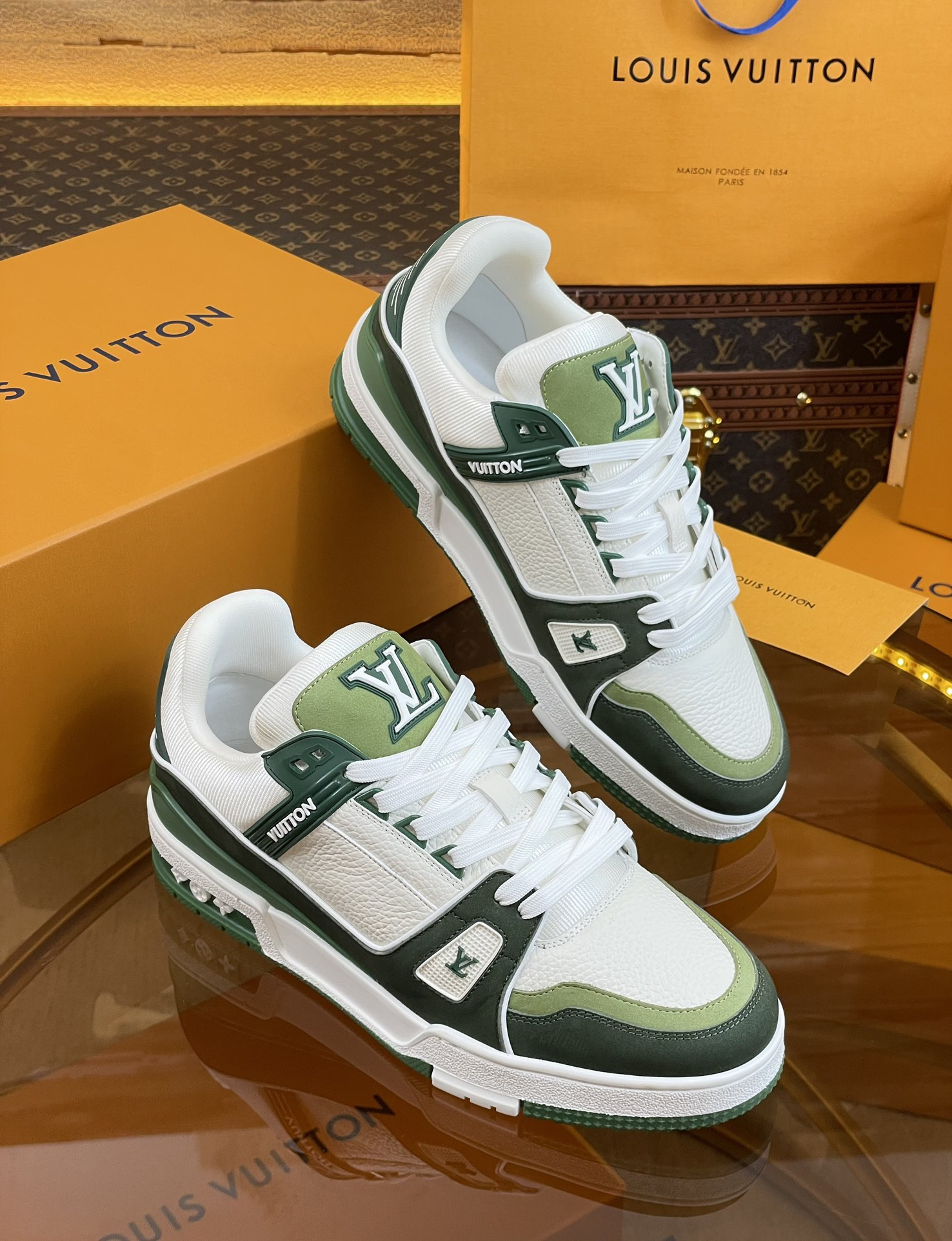 UA LV Trainer Sneaker