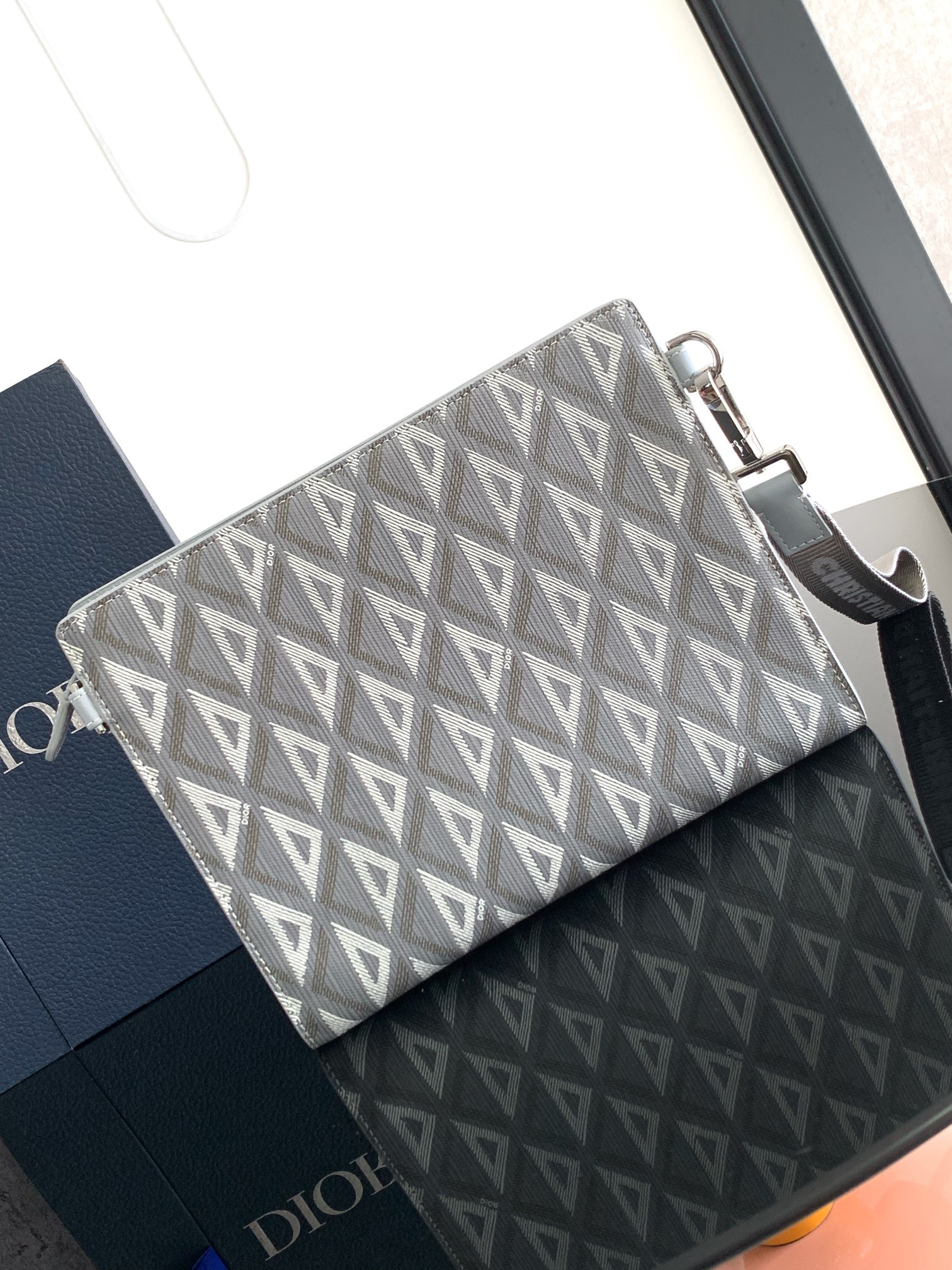 D*or a5 triangle pouch 27 x 19.5 x 6 cm