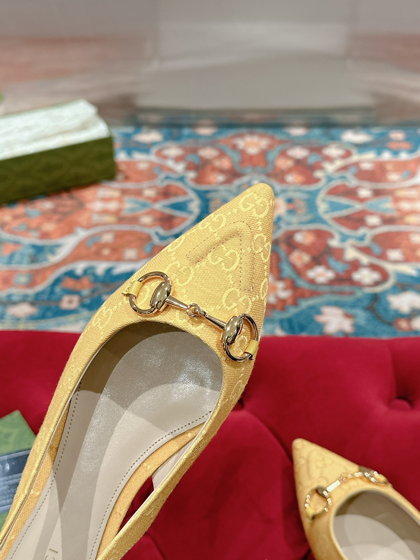 ua G*u*i horsebit slingback flat