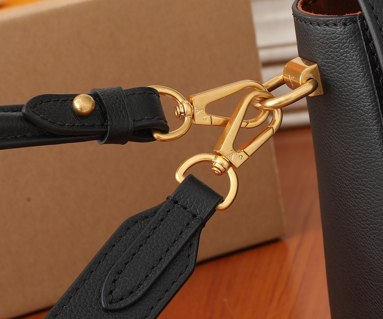 LV Soft Twist M24639 10.6 x 7.5 x 3.5 inches