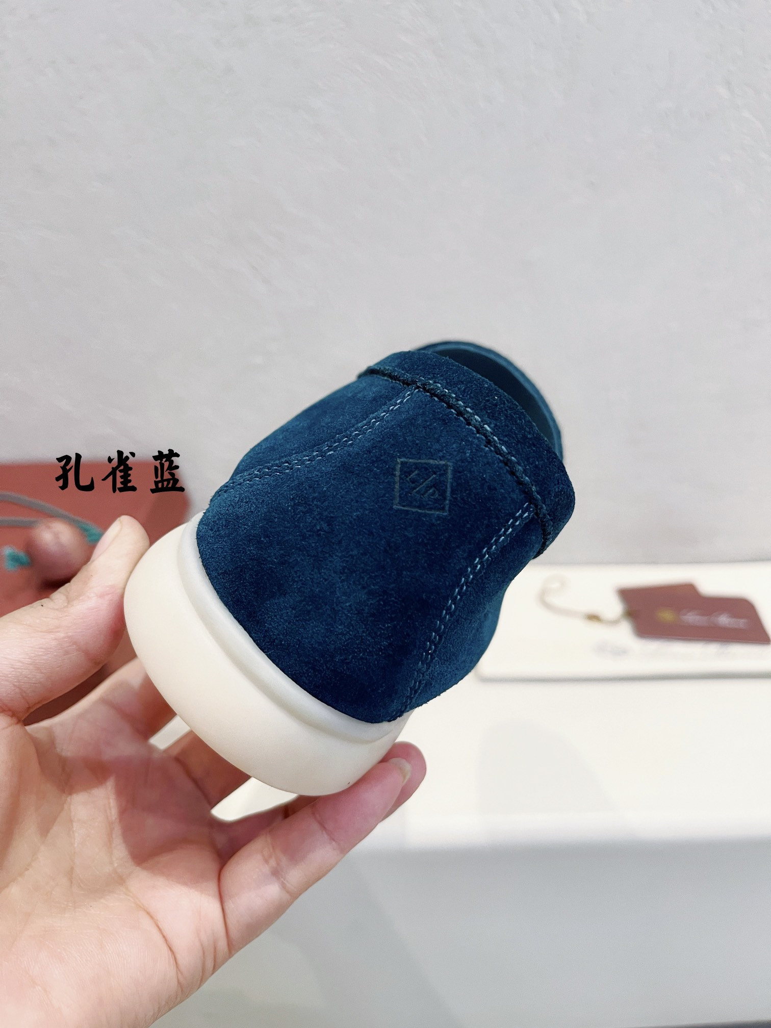 ua L**o p*ana summer walk loafers