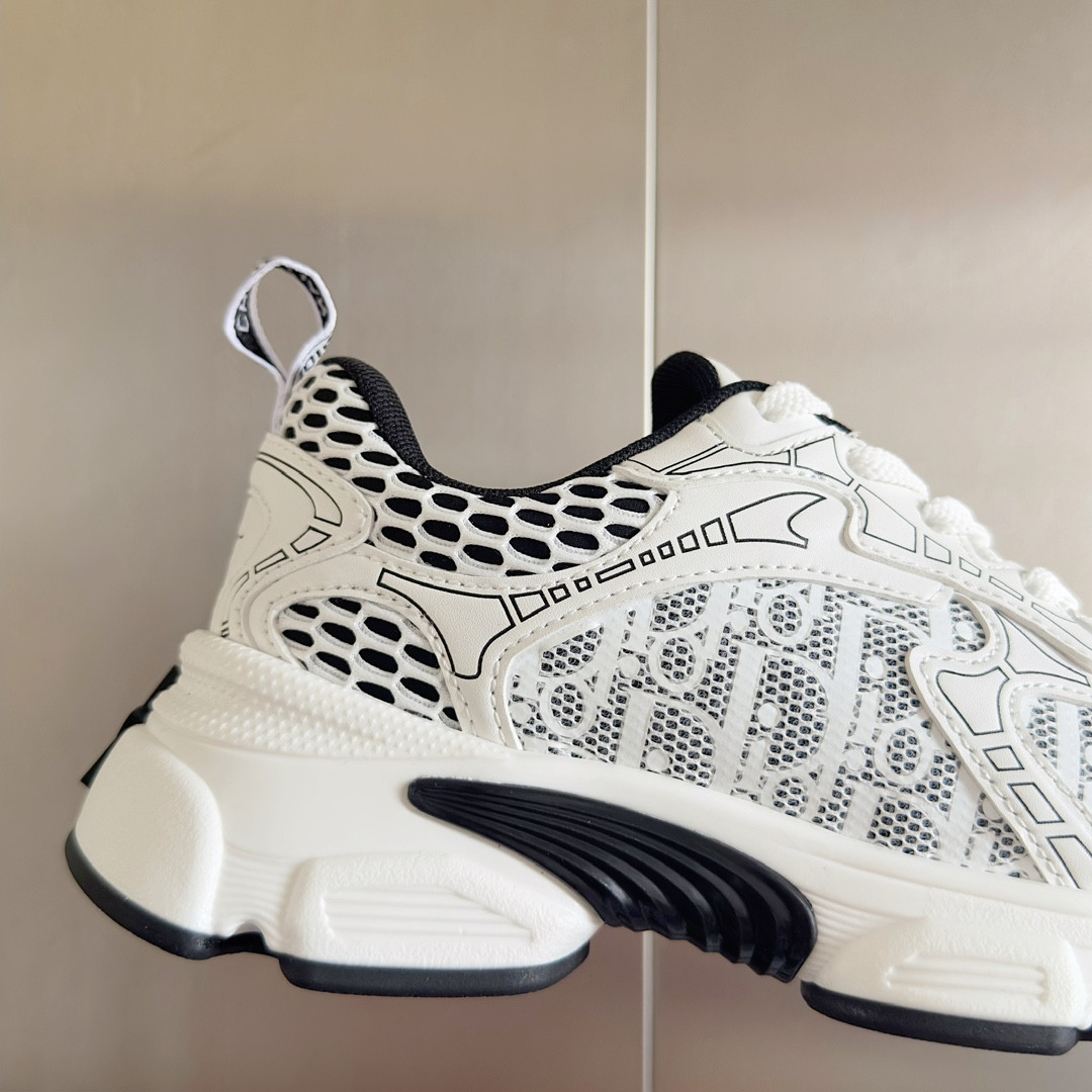 ua D*or vibe sneaker