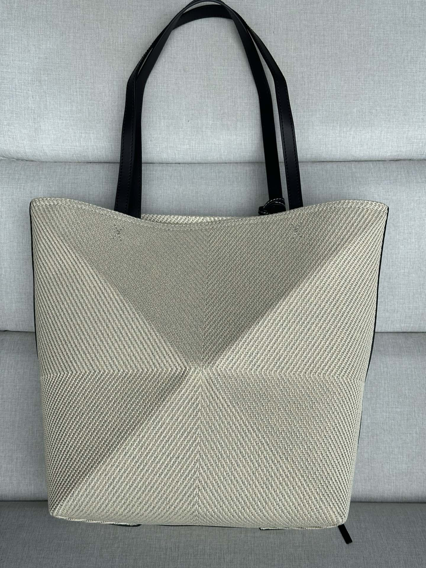 L0ew* puzzle fold tote 21x5.5x31cm