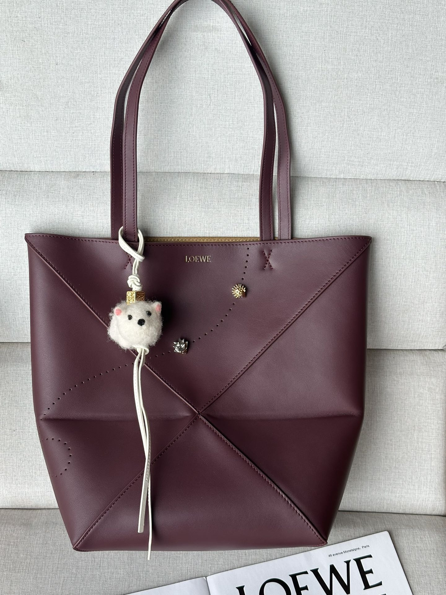 L0ew* medium puzzle fold tote in shiny calfskin 25.5x14.5x31.5cm