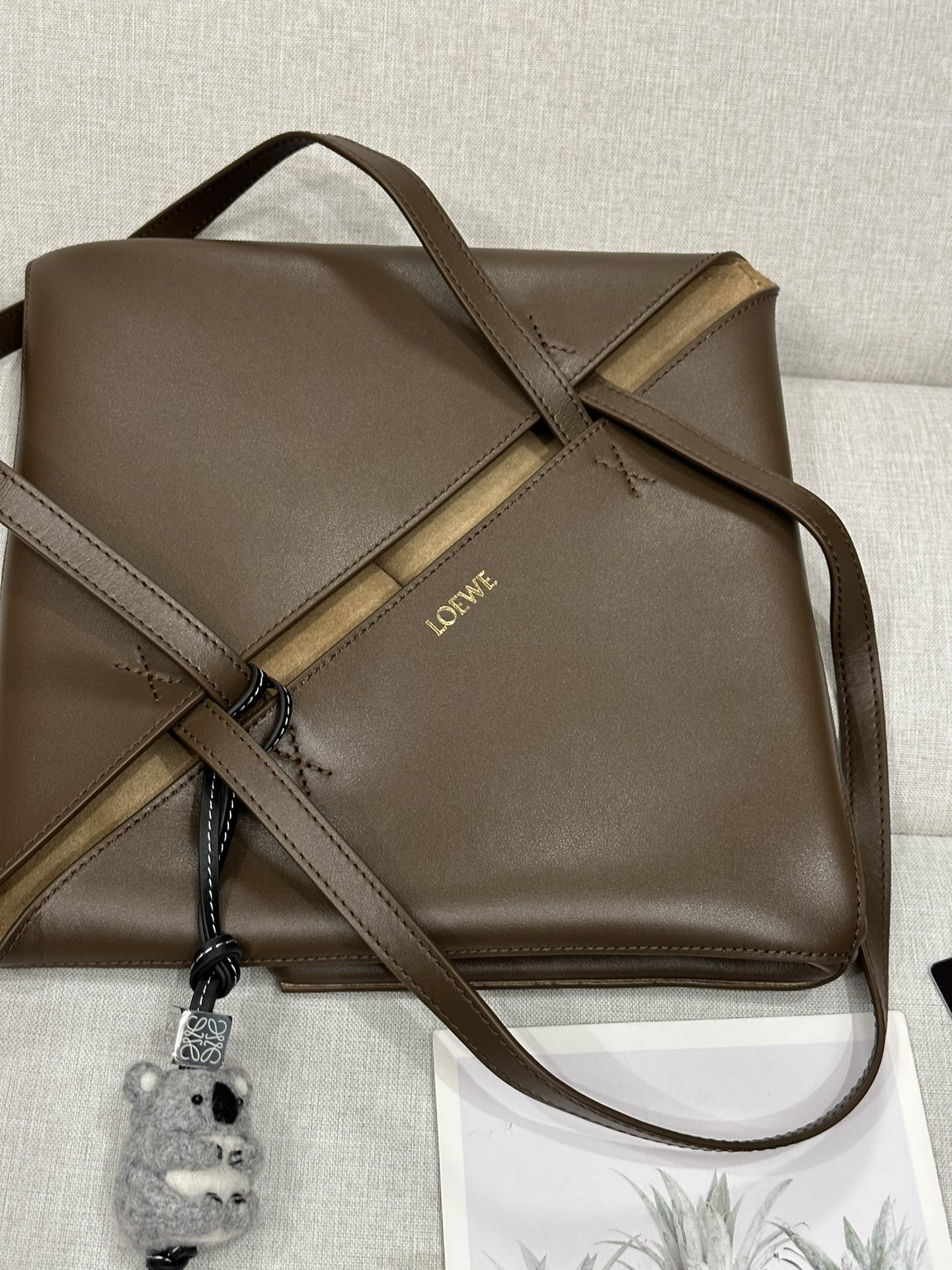 L0ew* medium puzzle fold tote in shiny calfskin 25.5x14.5x31.5cm