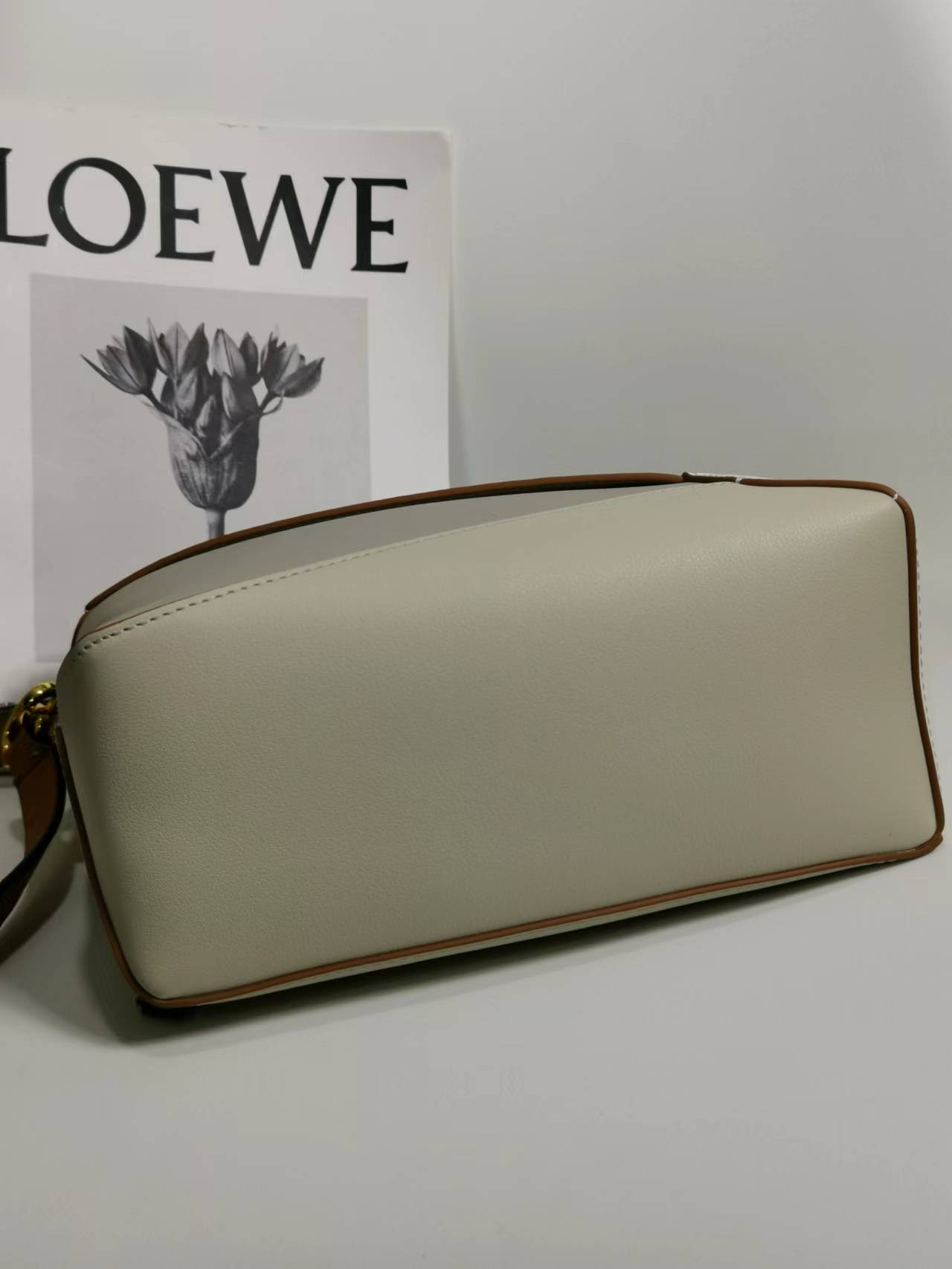L0ew* small puzzle bag in classic calfskin 24x10.5x16.5cm