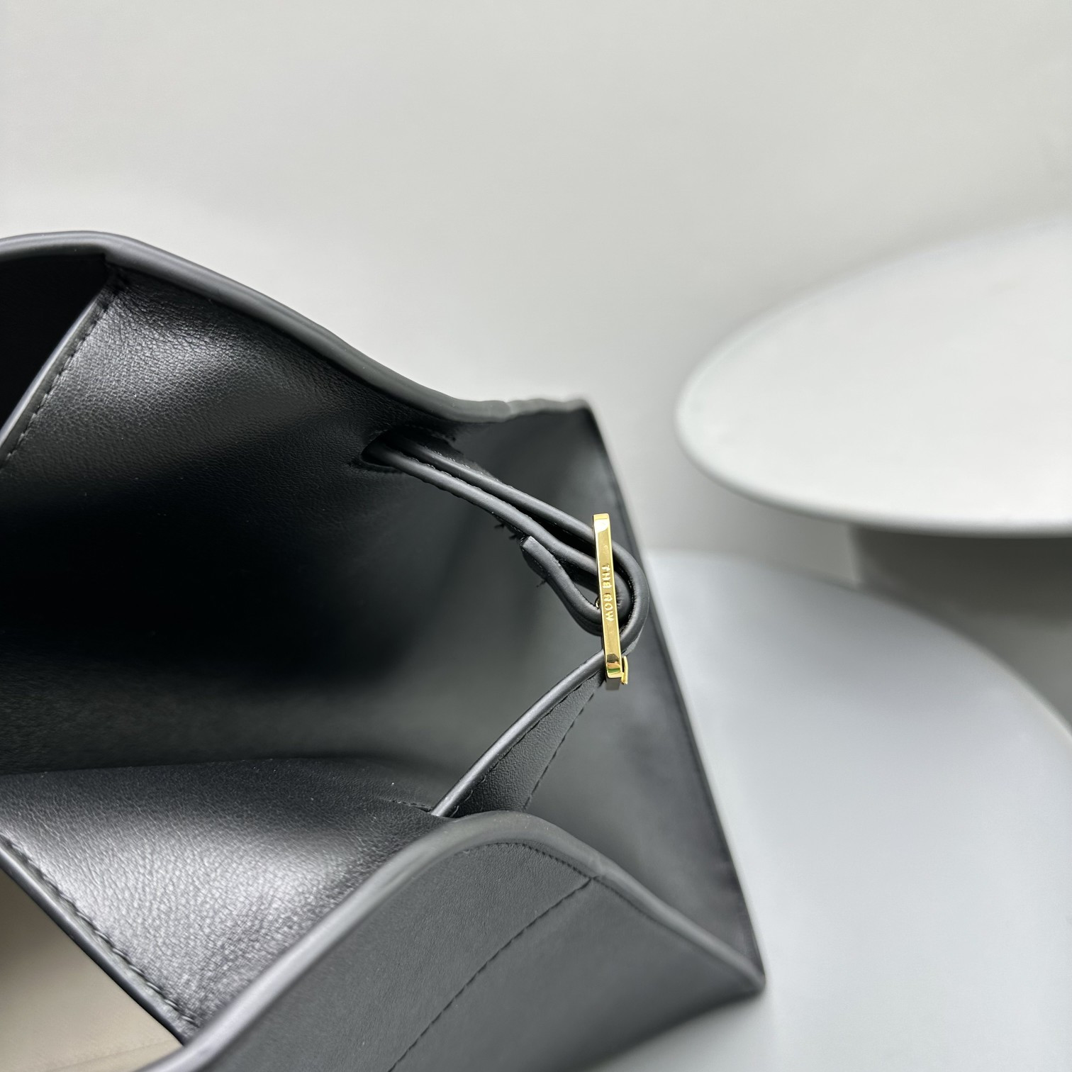 T*e R0w margaux 17 43x24x30cm