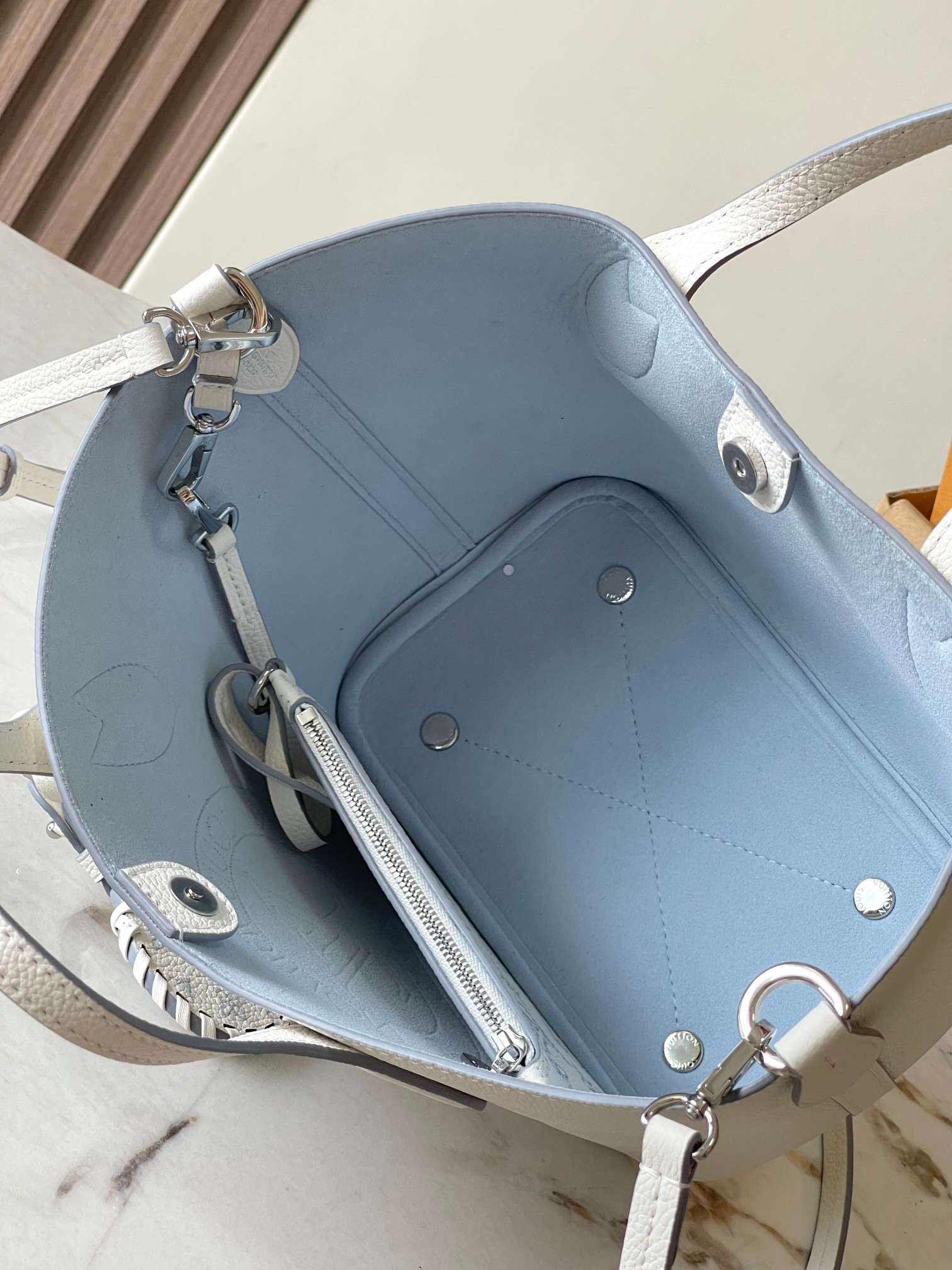 LV Blossom PM M11734 20x20x12.5cm