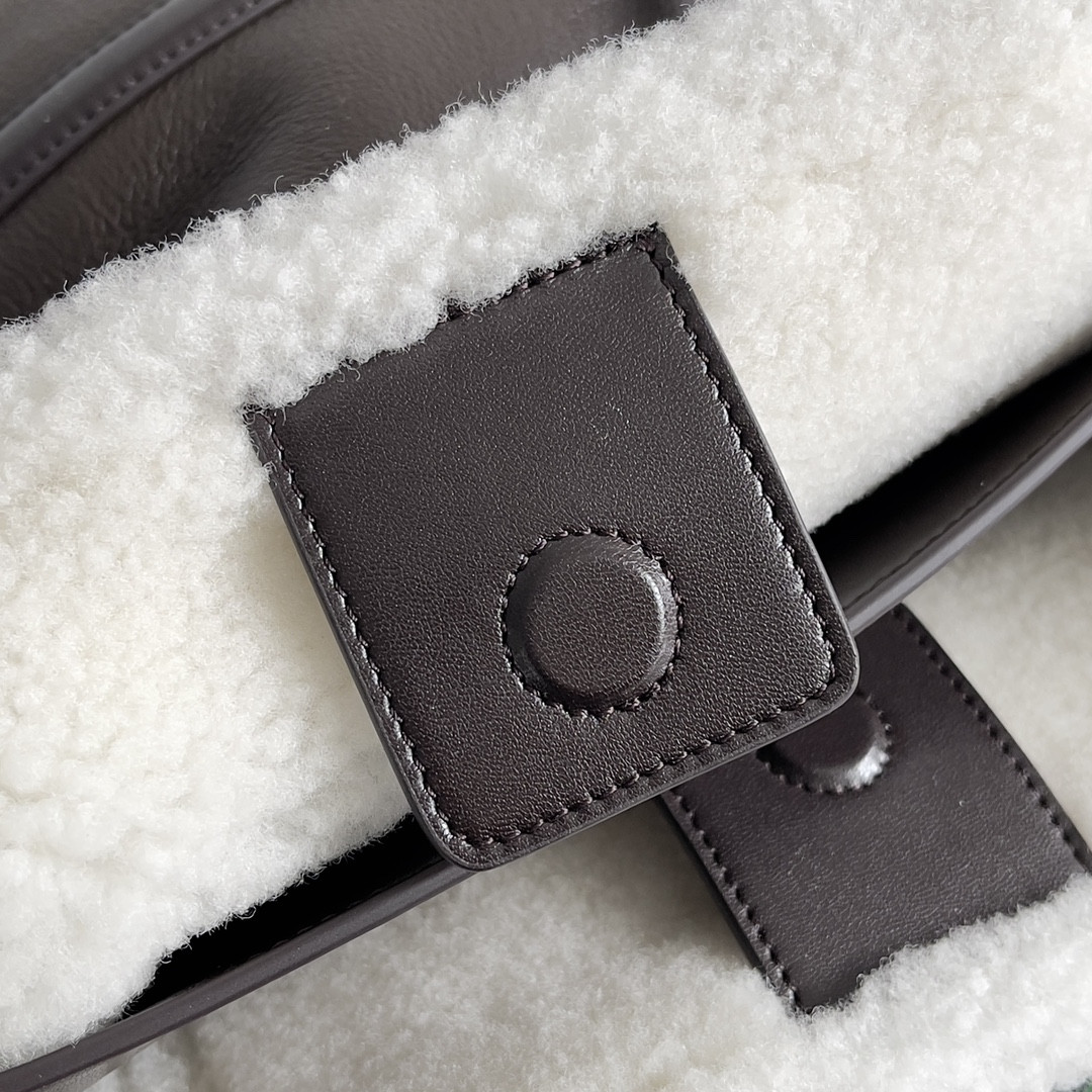 bo*te*ga Ve*ne*ta medium andiamo 32x24x12cm