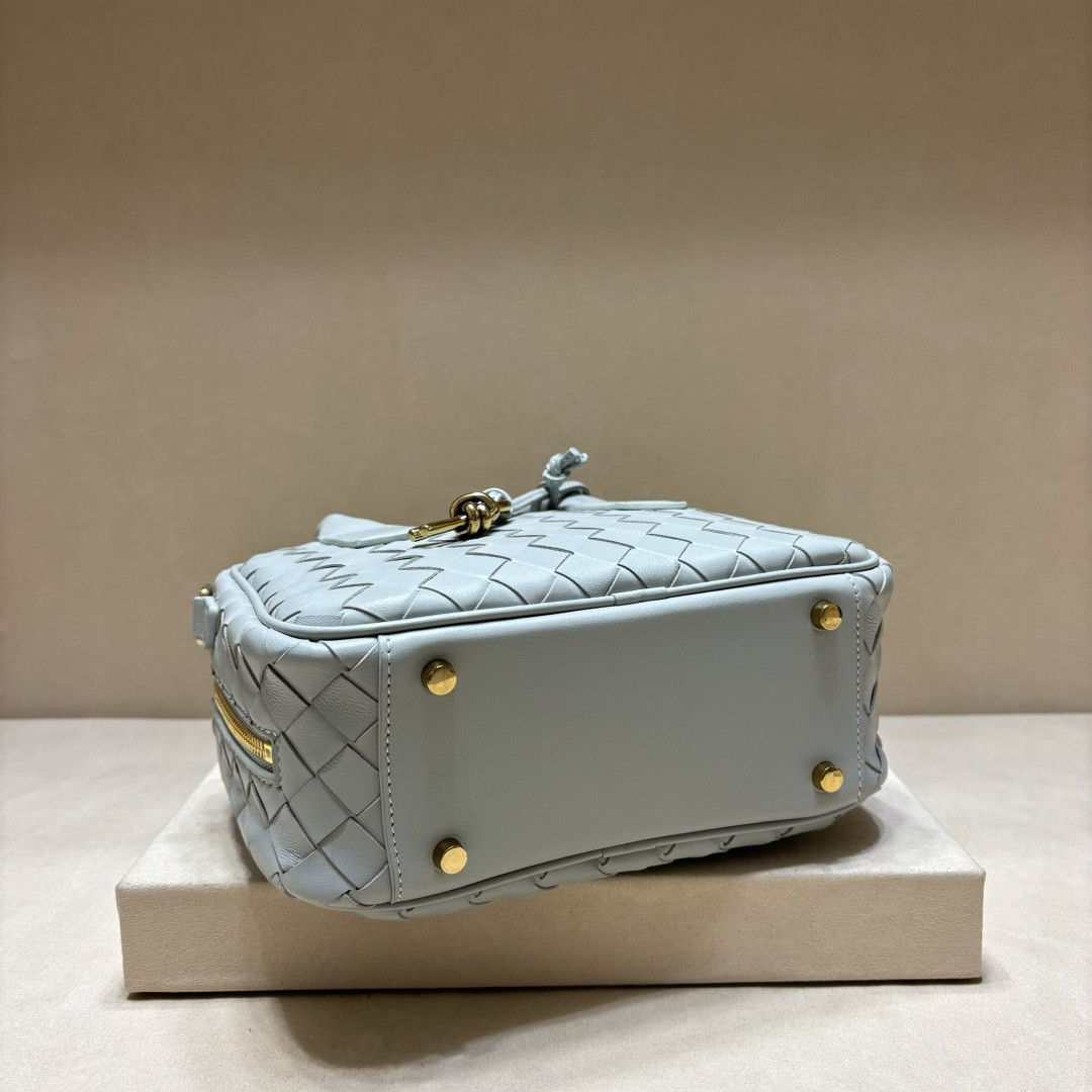 bo*te*ga Ve*ne*ta small getaway 23.5x17.5x9cm