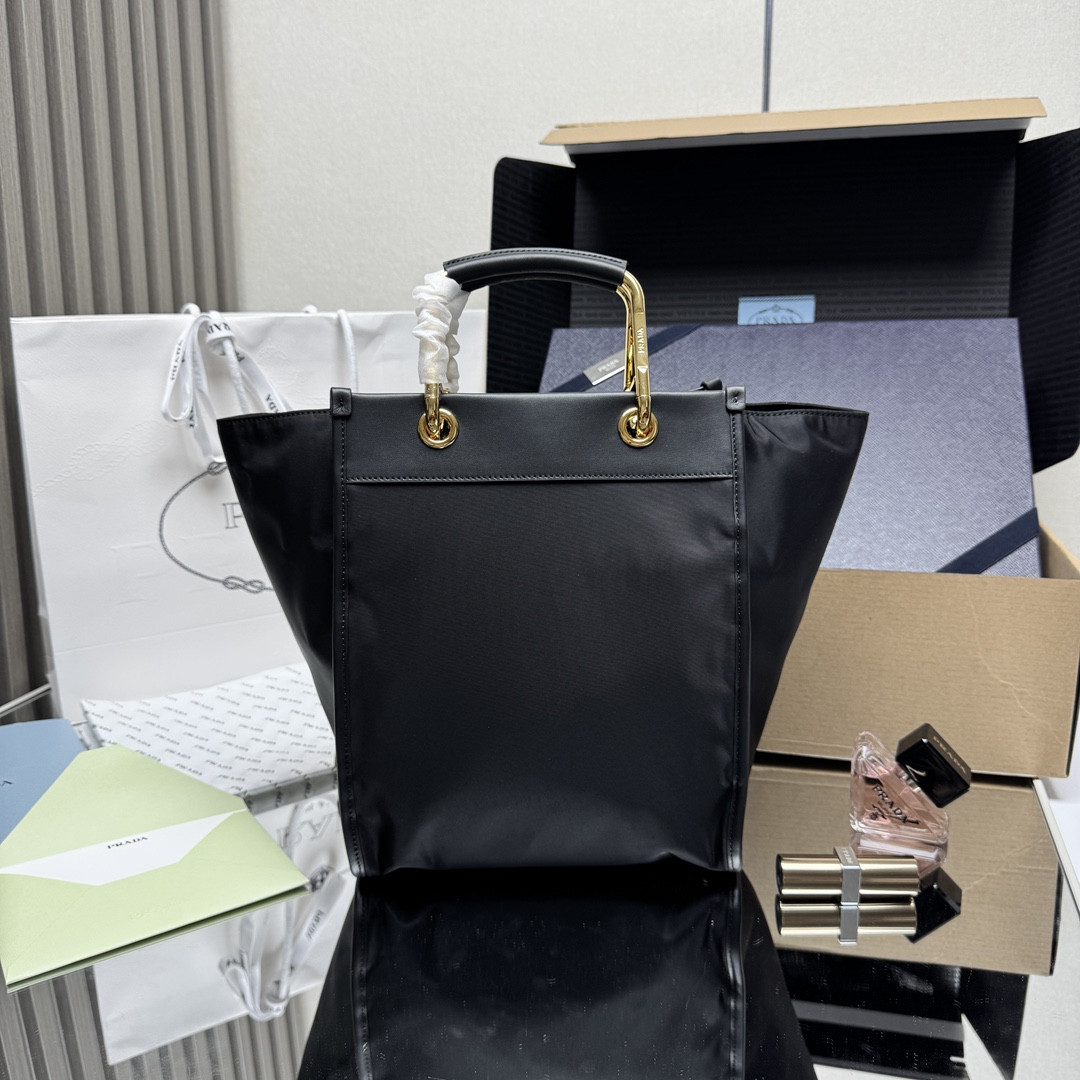 Pra*a re-nylon and leather tote bag 23x28.5x15cm