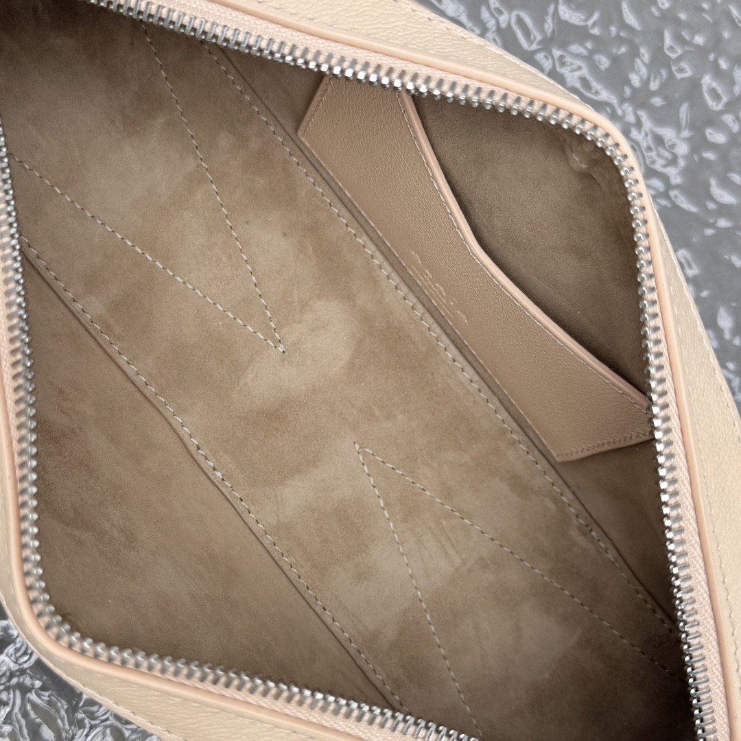 ALAÏA LE TECKEL MEDIUM BAG 33x11x10cm