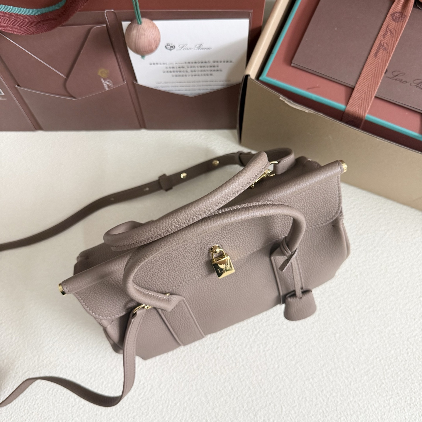 L**o p*ana loom l25 calfskin 25x18x12.5cm