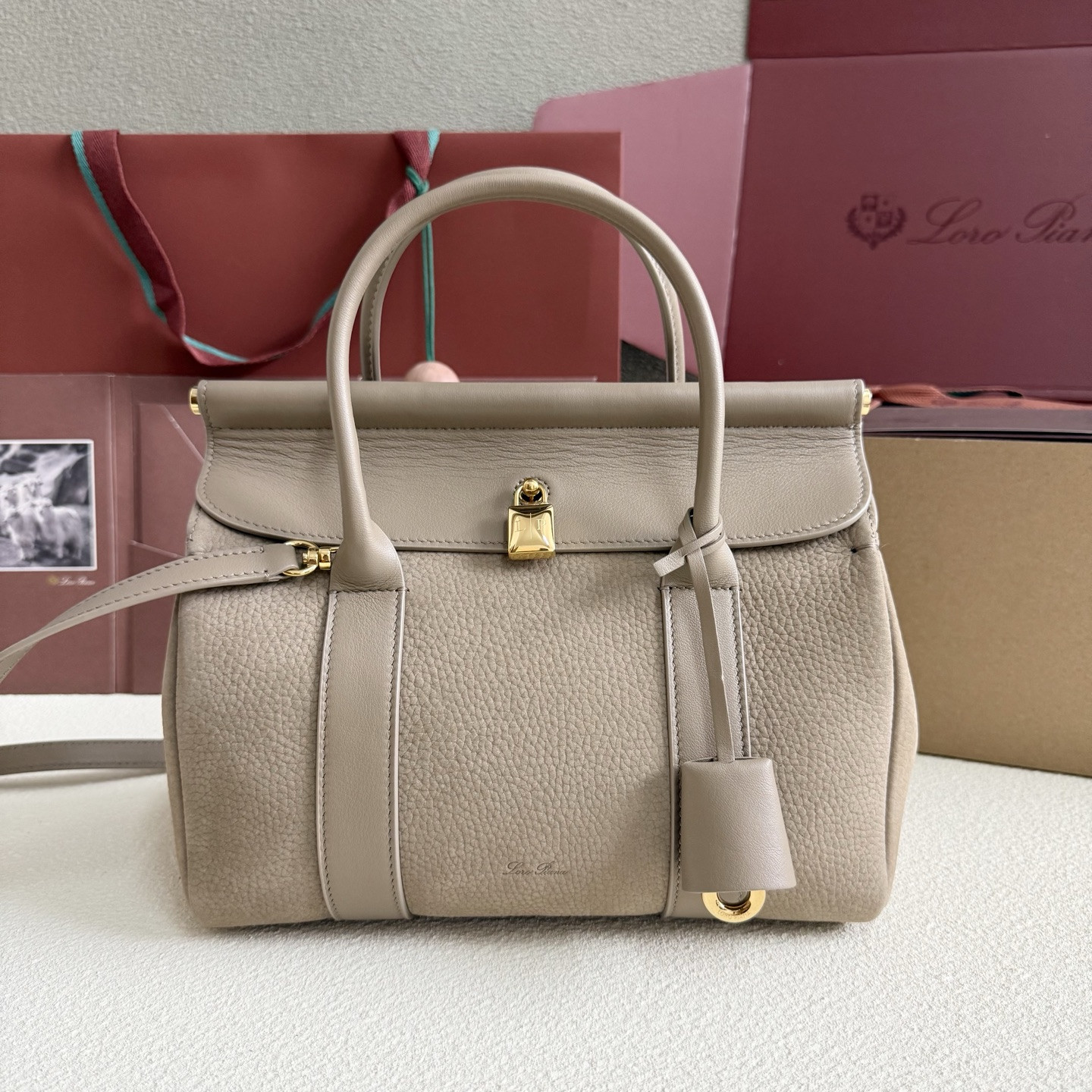 L**o p*ana loom l25 calfskin 25x18x12.5cm